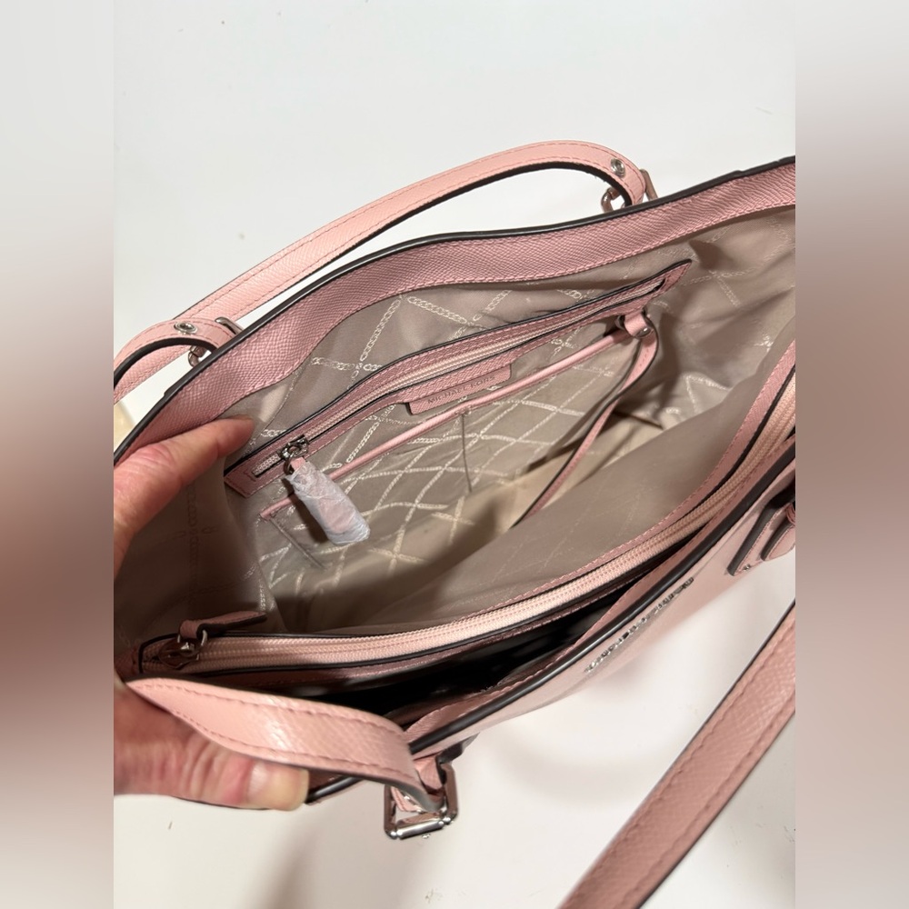 MICHAEL KORS Blush Pink Voyager tote Bag - Picture 12 of 14